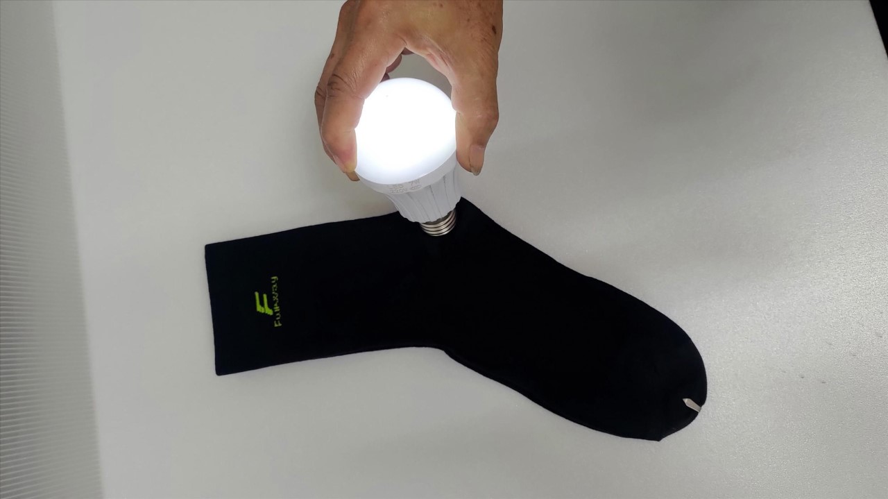 石墨烯抗靜電無痕襪