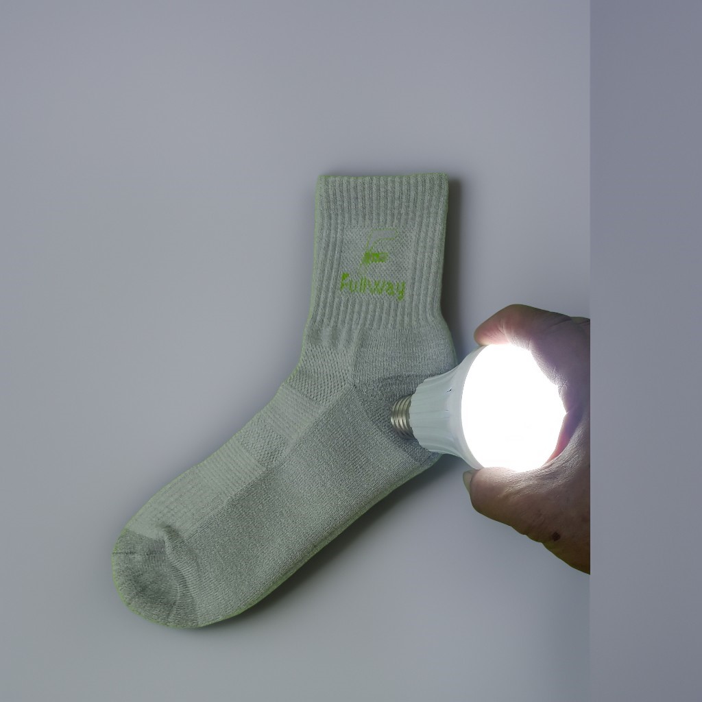 石墨烯抗靜電保暖登山襪